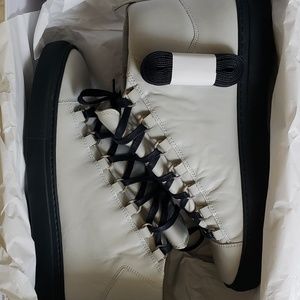 Balenciagas Arenas